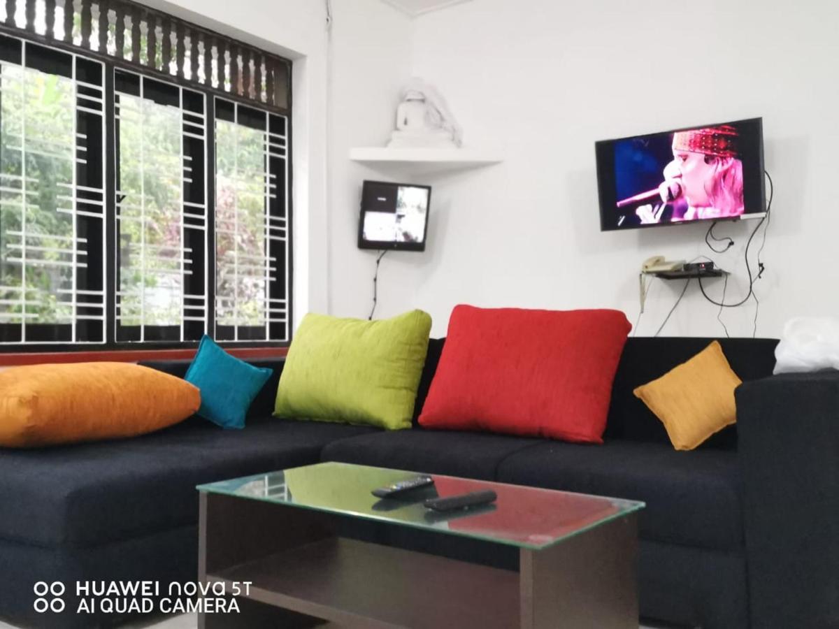 Bee Cottage Negombo Exterior photo