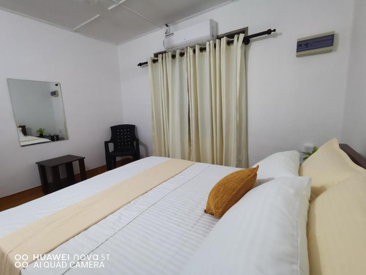 Bee Cottage Negombo Exterior photo